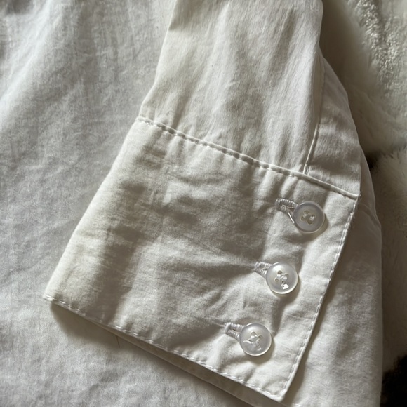 EUC 3/4 sleeve white shirt w rhinestones - Picture 4 of 9